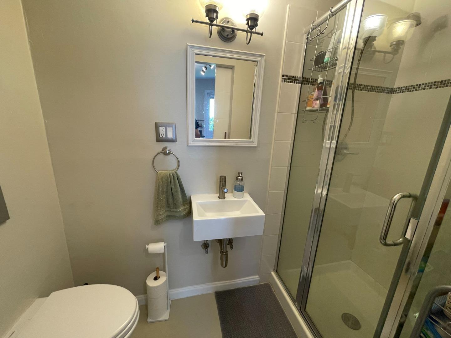 Detail Gallery Image 40 of 41 For 938 Fulton St, Redwood City,  CA 94061 - 3 Beds | 2 Baths