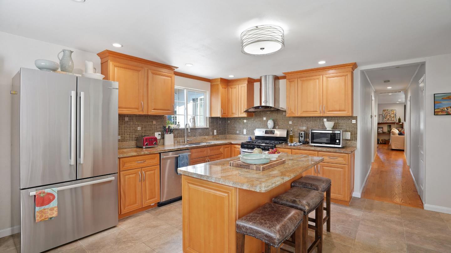Detail Gallery Image 9 of 41 For 938 Fulton St, Redwood City,  CA 94061 - 3 Beds | 2 Baths