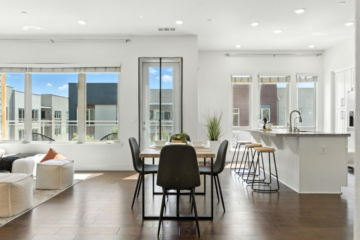 Detail Gallery Image 21 of 50 For 1685 Delano St #33,  Milpitas,  CA 95035 - 3 Beds | 2/1 Baths