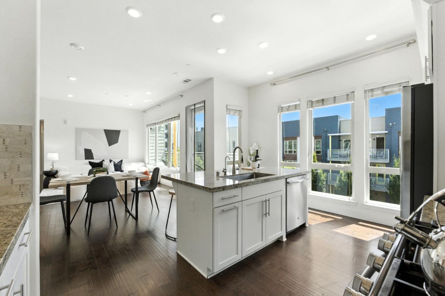 Detail Gallery Image 3 of 50 For 1685 Delano St #33,  Milpitas,  CA 95035 - 3 Beds | 2/1 Baths