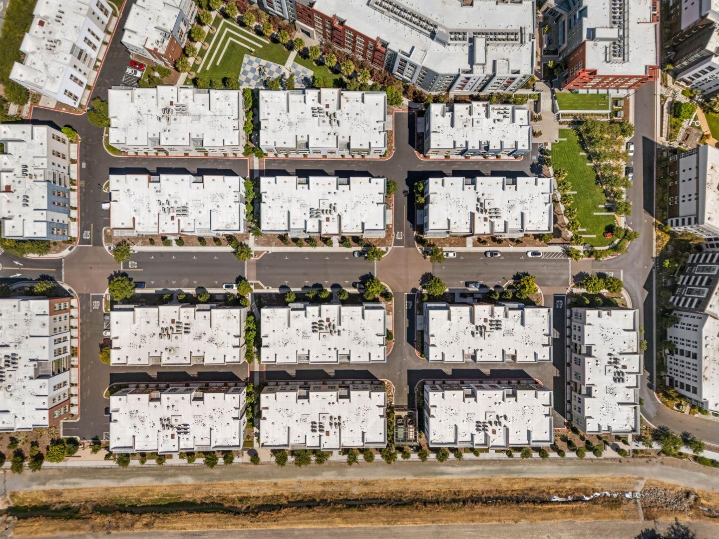 Detail Gallery Image 43 of 50 For 1685 Delano St #33,  Milpitas,  CA 95035 - 3 Beds | 2/1 Baths