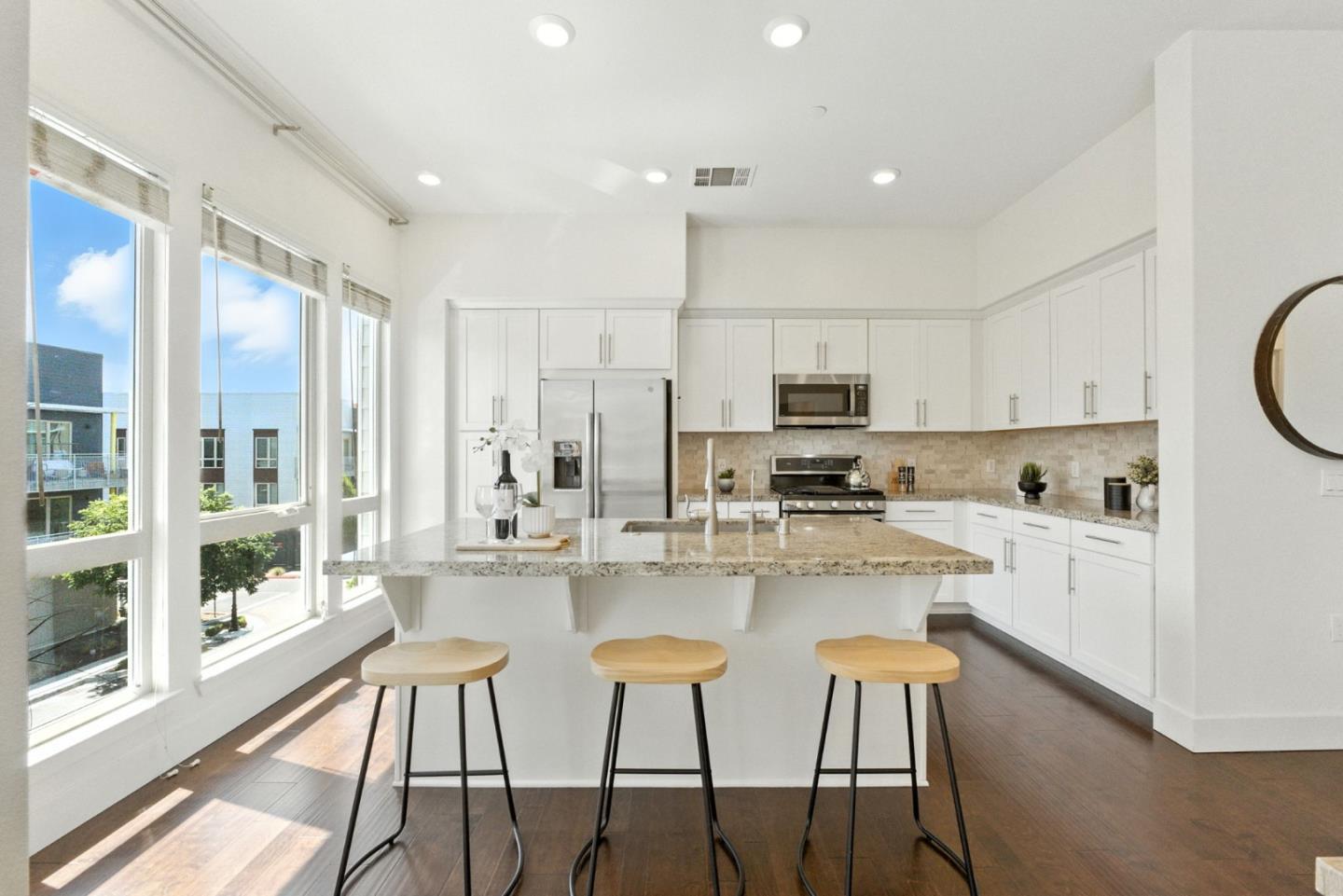 Detail Gallery Image 7 of 50 For 1685 Delano St #33,  Milpitas,  CA 95035 - 3 Beds | 2/1 Baths