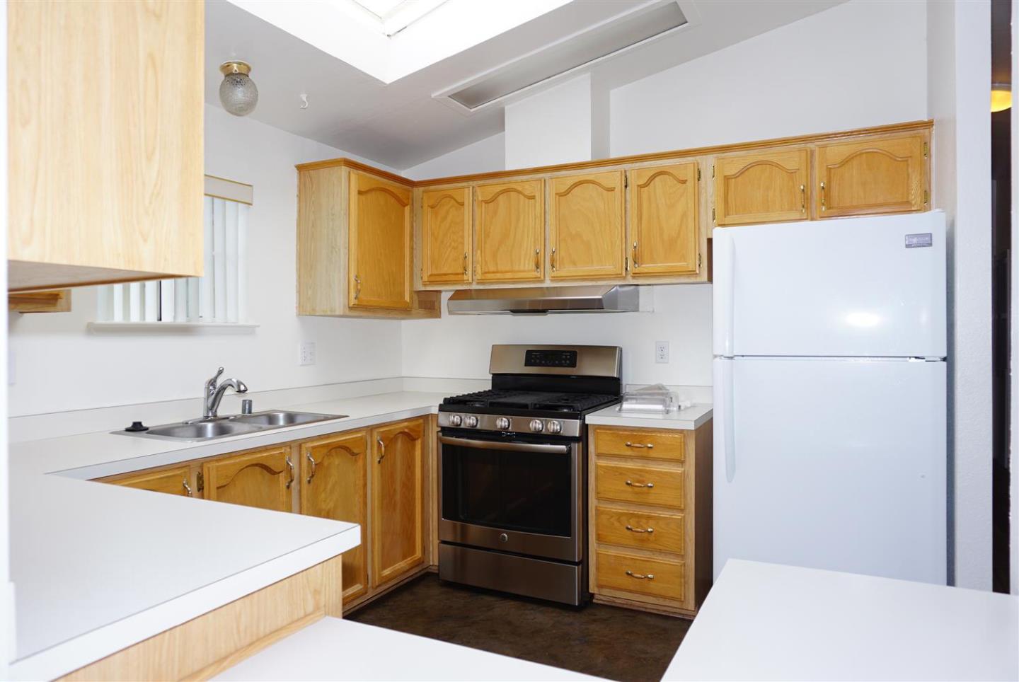 Detail Gallery Image 5 of 30 For 325 Sylvan Ave #89,  Mountain View,  CA 94041 - 2 Beds | 2 Baths