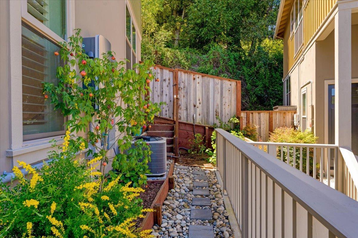 Detail Gallery Image 4 of 50 For 912 Lundy Ln, Scotts Valley,  CA 95066 - 4 Beds | 3 Baths