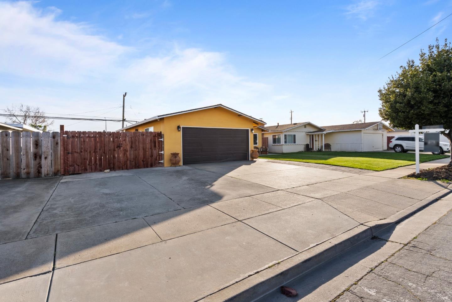 Detail Gallery Image 2 of 46 For 530 Sutter St, Salinas,  CA 93906 - 3 Beds | 2 Baths