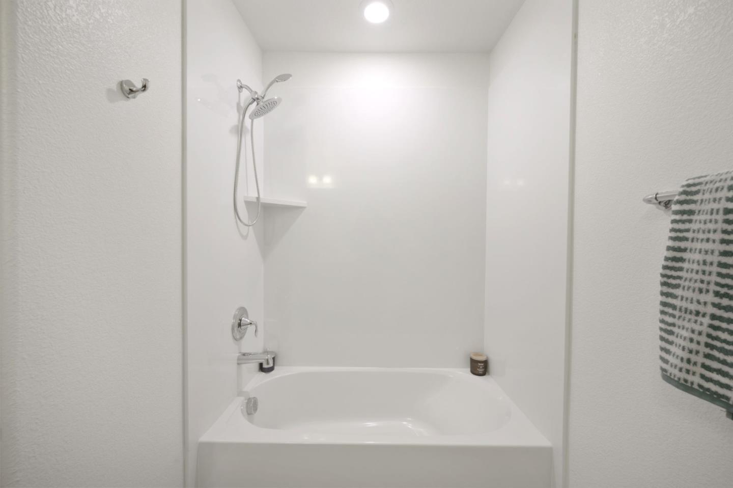 Detail Gallery Image 13 of 94 For 6043 Raleigh Rd, San Jose,  CA 95123 - 4 Beds | 3/1 Baths