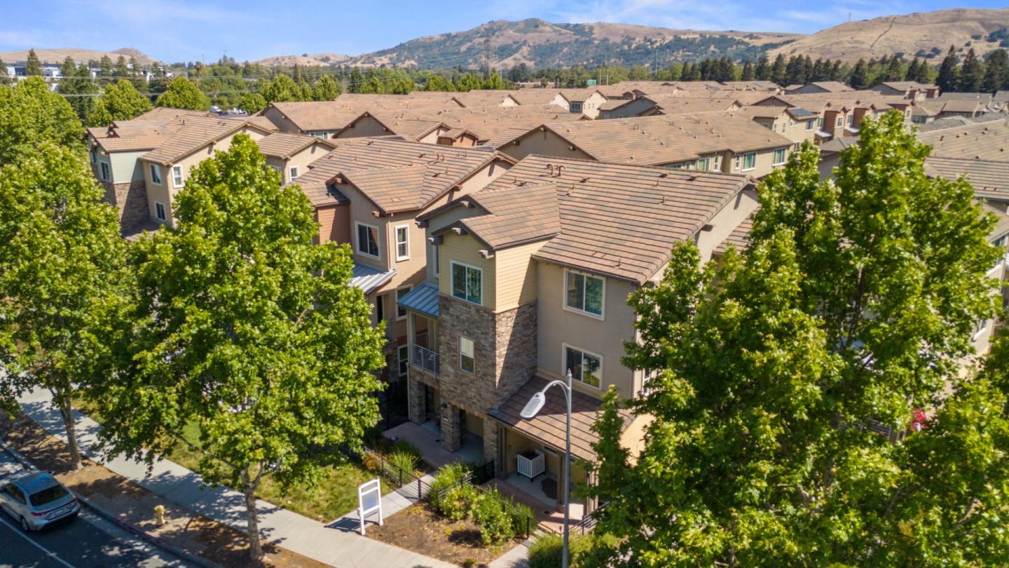 Detail Gallery Image 2 of 94 For 6043 Raleigh Rd, San Jose,  CA 95123 - 4 Beds | 3/1 Baths