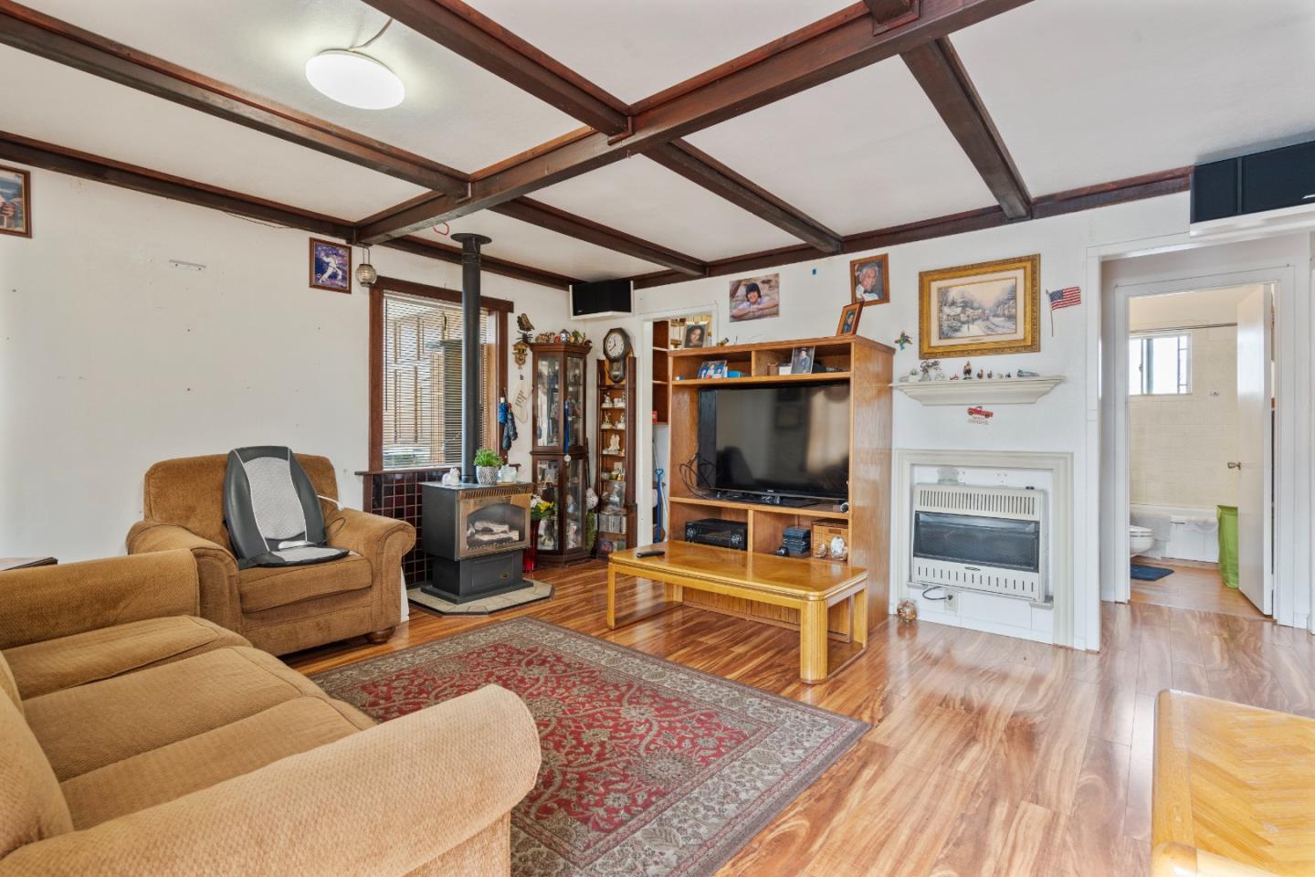 Detail Gallery Image 6 of 17 For 1659 Judson St, Seaside,  CA 93955 - 2 Beds | 1 Baths