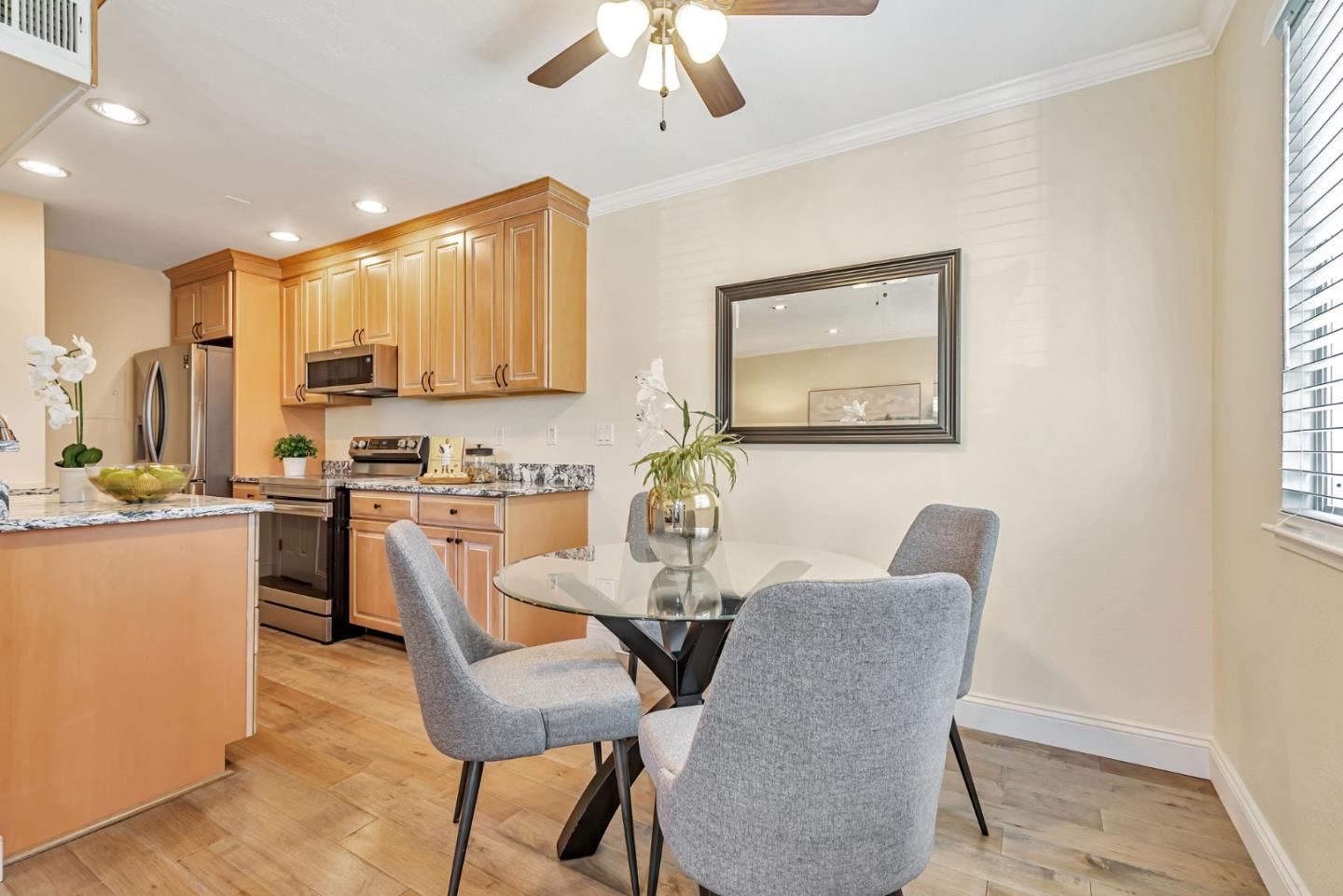 Detail Gallery Image 13 of 22 For 250 Watson Dr #2,  Campbell,  CA 95008 - 2 Beds | 1 Baths