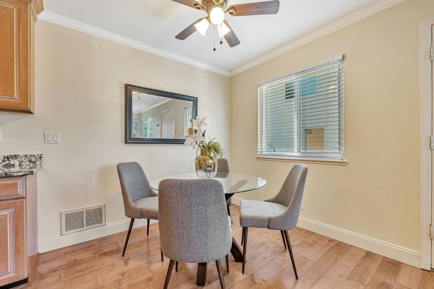 Detail Gallery Image 14 of 22 For 250 Watson Dr #2,  Campbell,  CA 95008 - 2 Beds | 1 Baths
