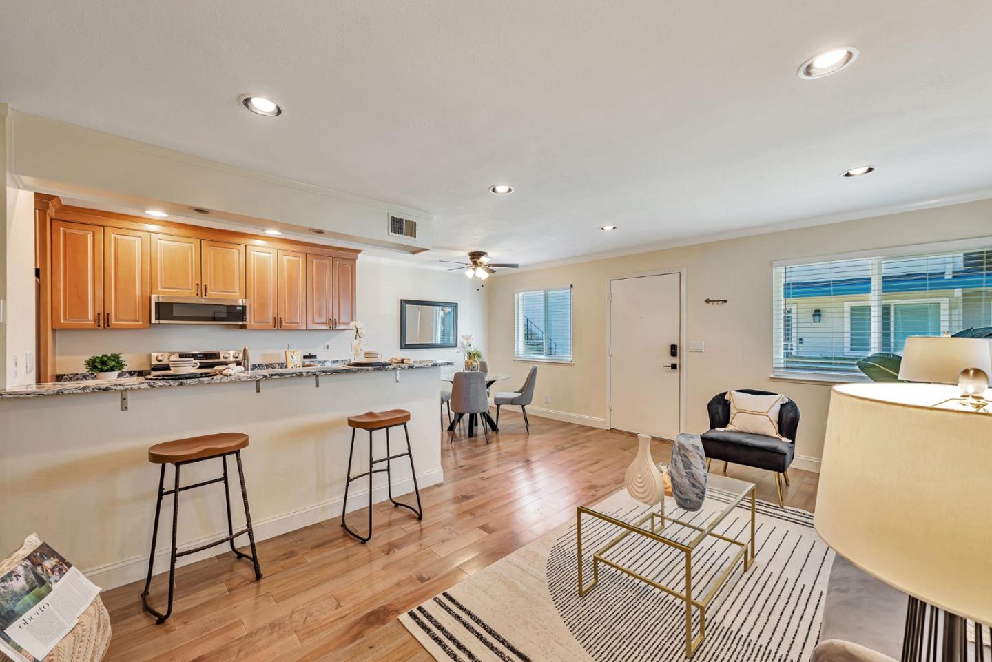 Detail Gallery Image 5 of 22 For 250 Watson Dr #2,  Campbell,  CA 95008 - 2 Beds | 1 Baths