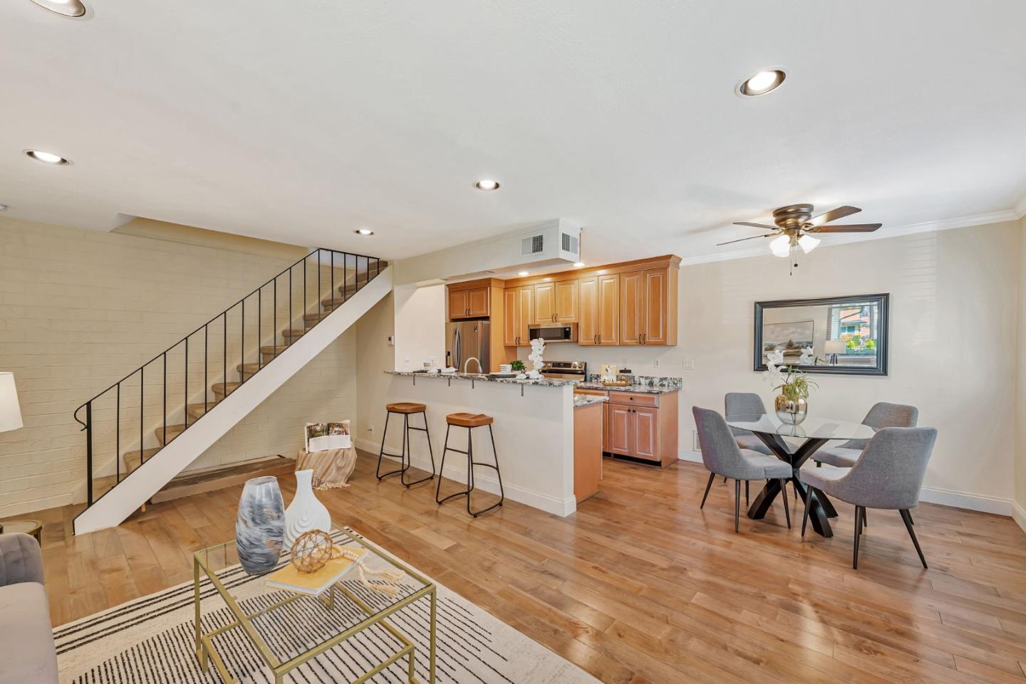Detail Gallery Image 6 of 22 For 250 Watson Dr #2,  Campbell,  CA 95008 - 2 Beds | 1 Baths