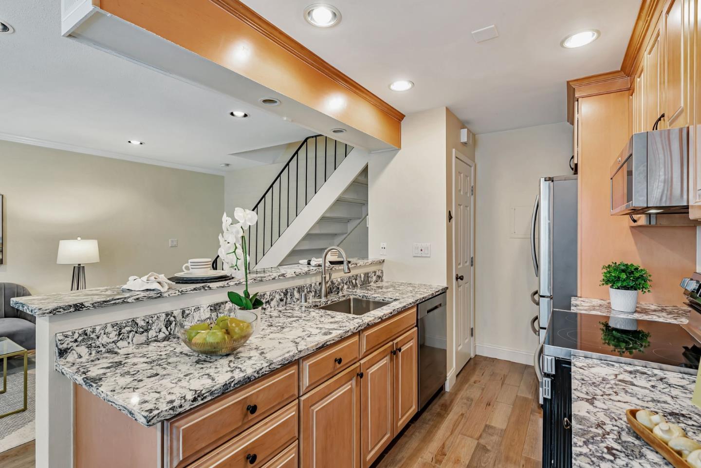 Detail Gallery Image 9 of 22 For 250 Watson Dr #2,  Campbell,  CA 95008 - 2 Beds | 1 Baths