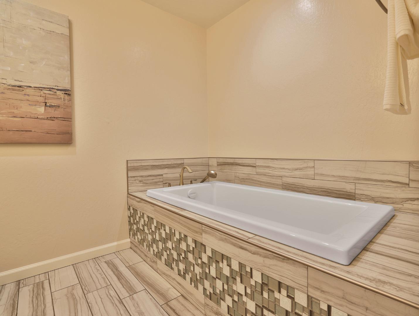 Detail Gallery Image 15 of 27 For 3370 Jennifer Way, San Jose,  CA 95124 - 3 Beds | 2 Baths