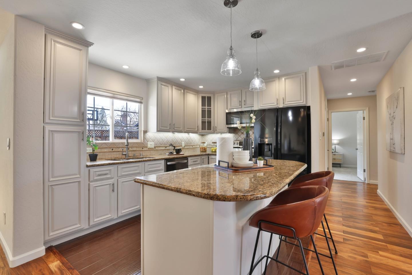 Detail Gallery Image 5 of 27 For 3370 Jennifer Way, San Jose,  CA 95124 - 3 Beds | 2 Baths