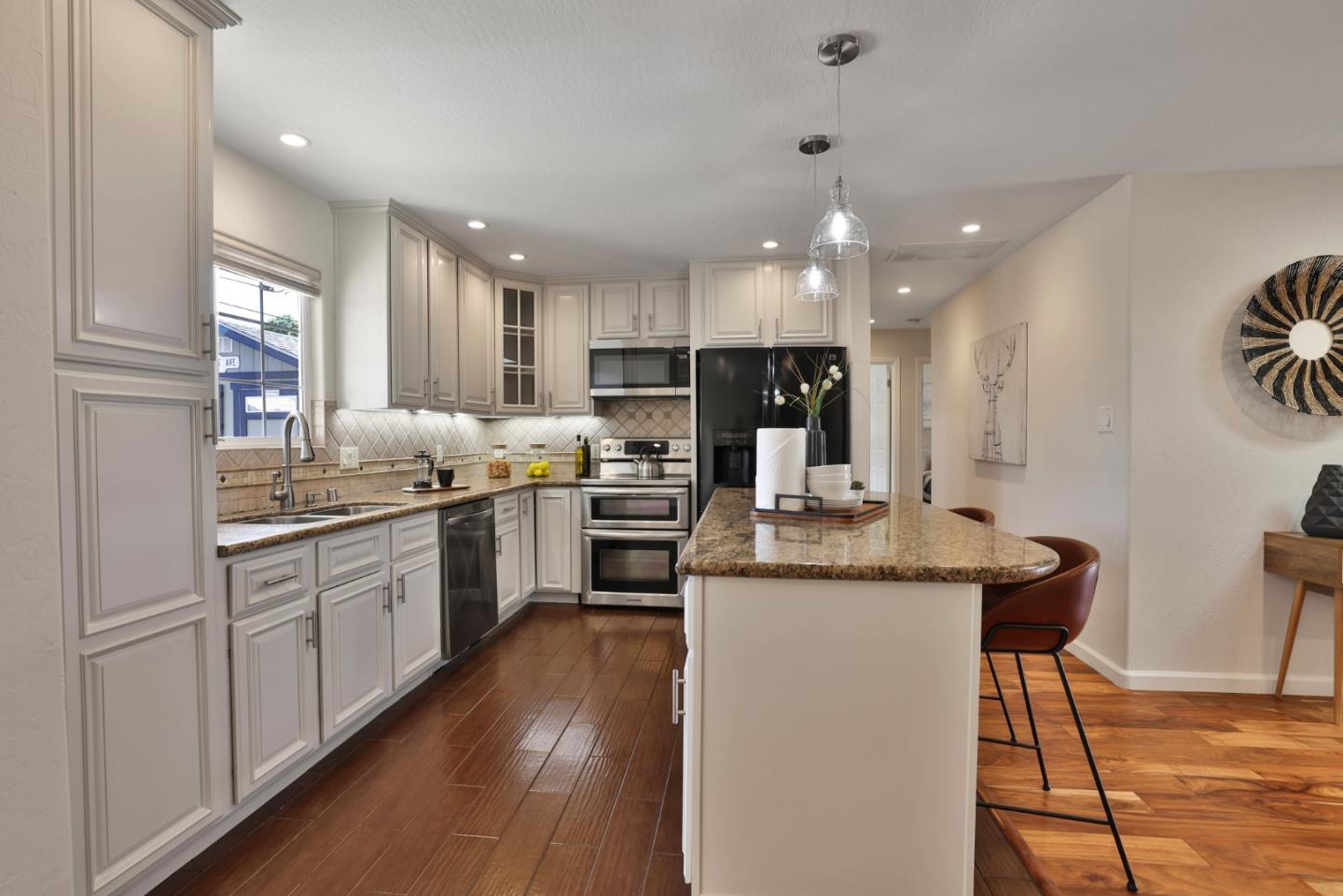 Detail Gallery Image 6 of 27 For 3370 Jennifer Way, San Jose,  CA 95124 - 3 Beds | 2 Baths
