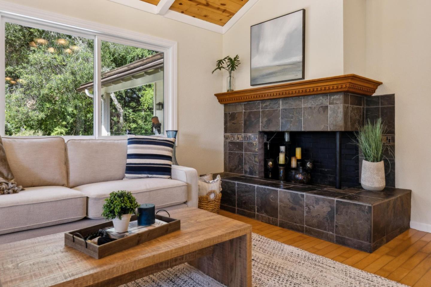 Detail Gallery Image 14 of 86 For 23280 Schulties Rd, Los Gatos,  CA 95033 - 4 Beds | 2/1 Baths