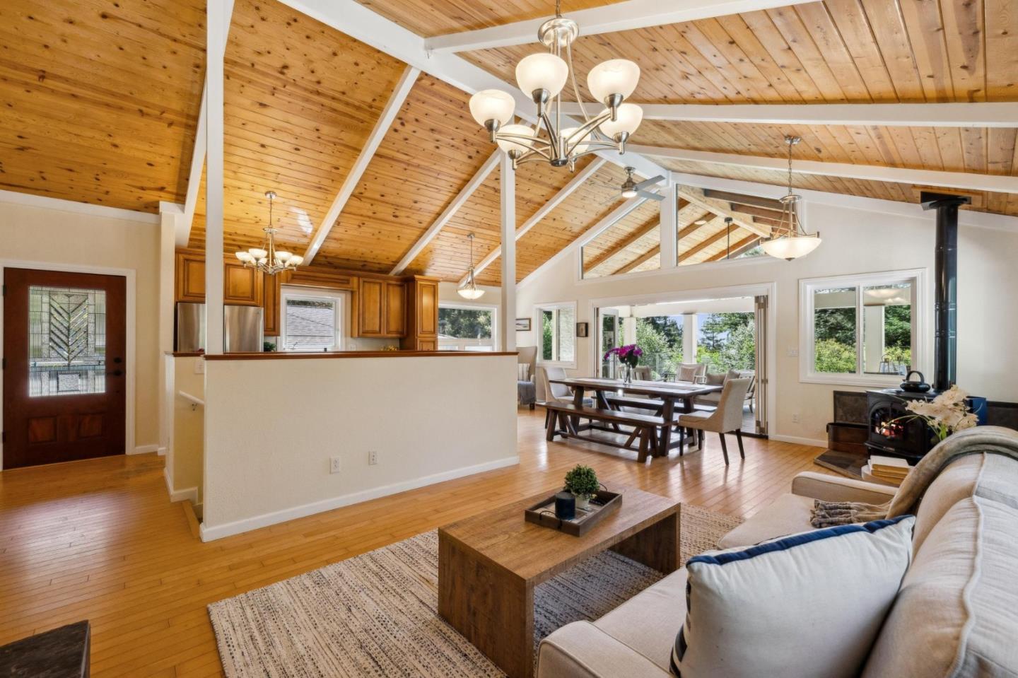 Detail Gallery Image 16 of 86 For 23280 Schulties Rd, Los Gatos,  CA 95033 - 4 Beds | 2/1 Baths