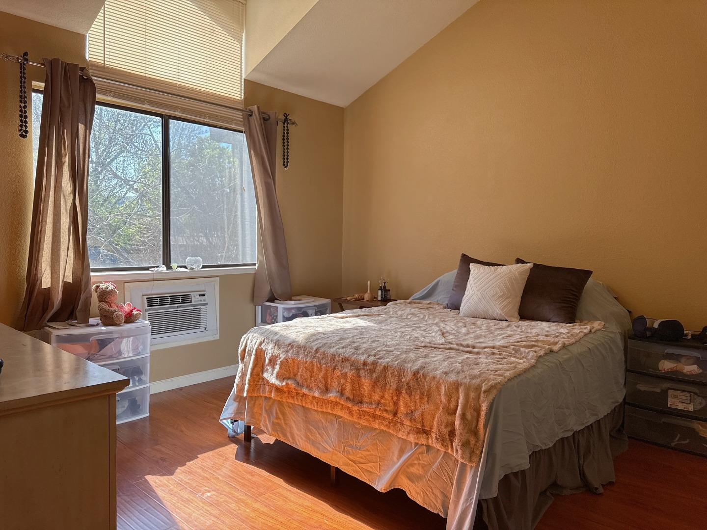 Detail Gallery Image 7 of 16 For 178 Sunwood Meadows Pl, San Jose,  CA 95119 - 2 Beds | 2 Baths