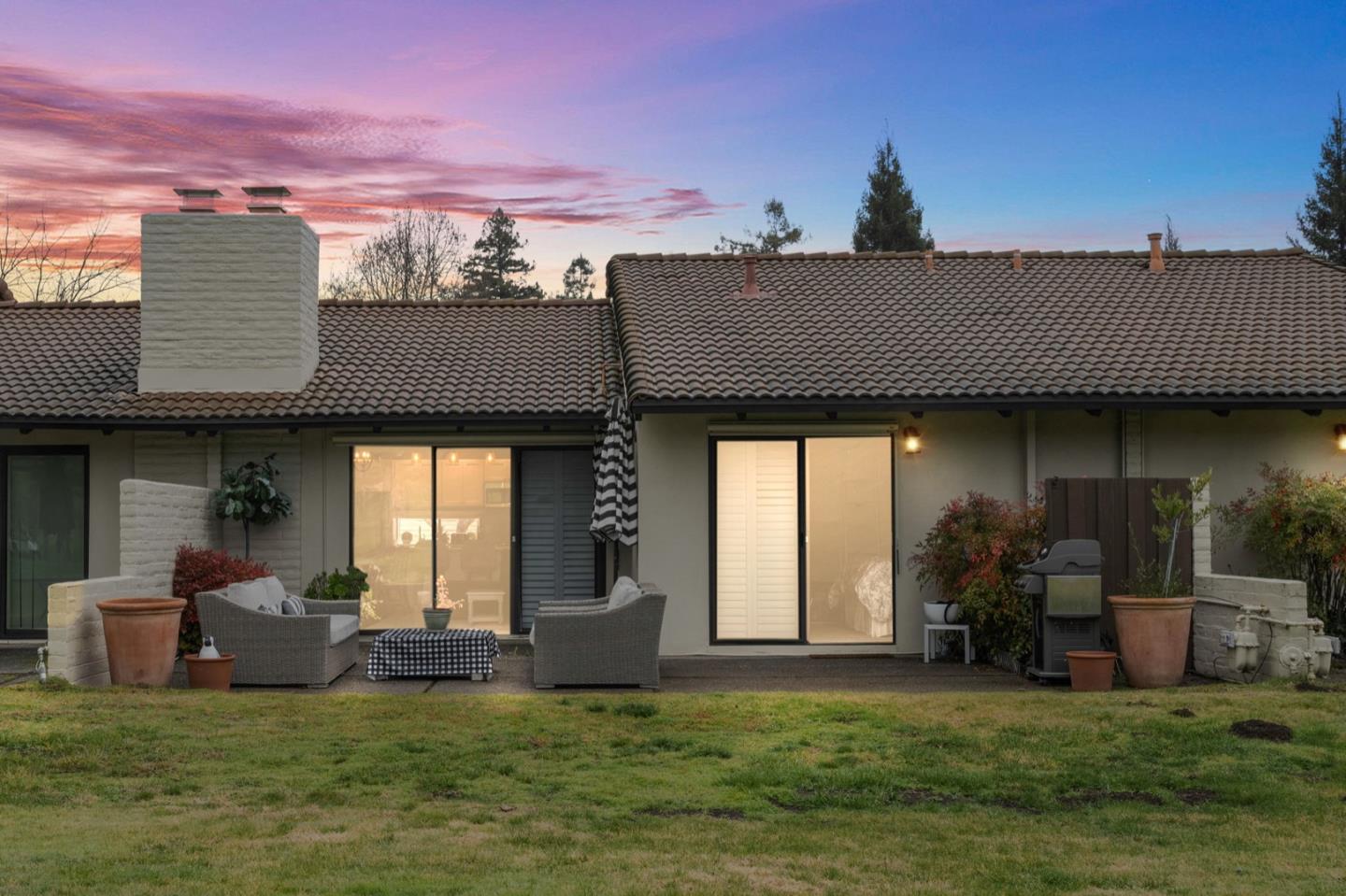 Detail Gallery Image 2 of 25 For 42 Fairways Dr, Napa,  CA 94558 - 2 Beds | 2 Baths