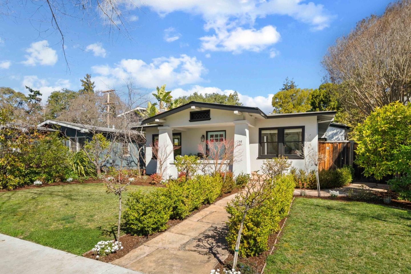 Detail Gallery Image 2 of 30 For 159 Waverley St, Palo Alto,  CA 94301 - 3 Beds | 2 Baths