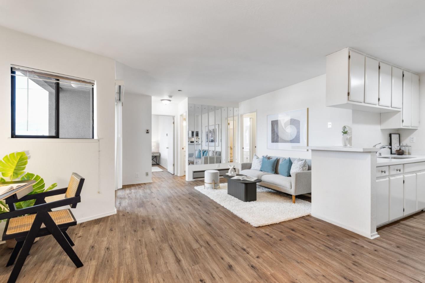 Detail Gallery Image 2 of 14 For 1090 Main St #401,  Redwood City,  CA 94063 - 2 Beds | 1/1 Baths