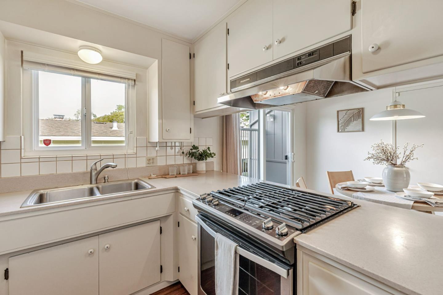 Detail Gallery Image 13 of 43 For 801 Lobos St, Monterey,  CA 93940 - 3 Beds | 2 Baths