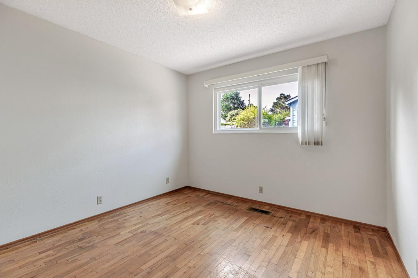 Detail Gallery Image 25 of 43 For 801 Lobos St, Monterey,  CA 93940 - 3 Beds | 2 Baths