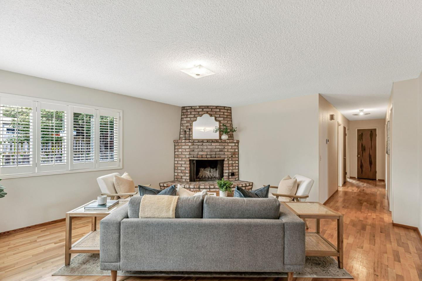 Detail Gallery Image 3 of 43 For 801 Lobos St, Monterey,  CA 93940 - 3 Beds | 2 Baths