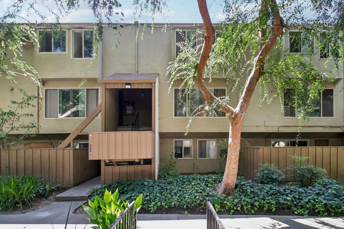 Detail Gallery Image 2 of 26 For 380 Auburn Way #21,  San Jose,  CA 95129 - 2 Beds | 1/1 Baths