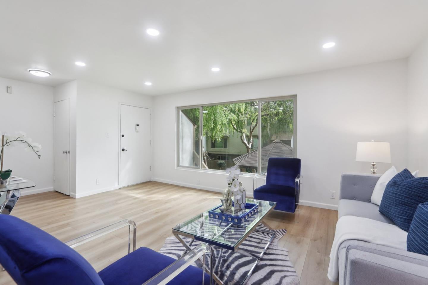 Detail Gallery Image 4 of 26 For 380 Auburn Way #21,  San Jose,  CA 95129 - 2 Beds | 1/1 Baths