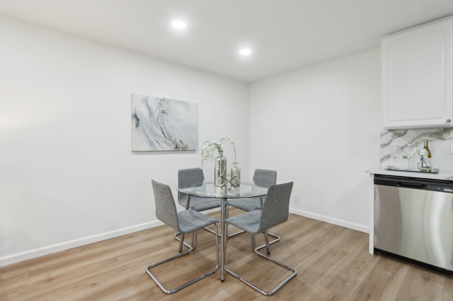 Detail Gallery Image 6 of 26 For 380 Auburn Way #21,  San Jose,  CA 95129 - 2 Beds | 1/1 Baths