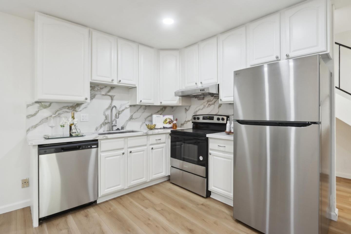 Detail Gallery Image 8 of 26 For 380 Auburn Way #21,  San Jose,  CA 95129 - 2 Beds | 1/1 Baths