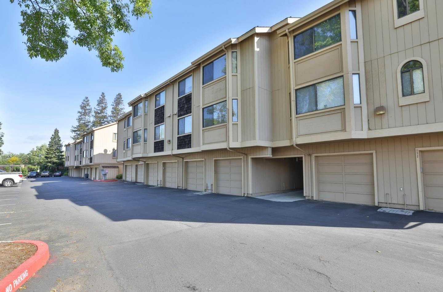 Detail Gallery Image 27 of 34 For 16933 Sorrel Way, Morgan Hill,  CA 95037 - 2 Beds | 2 Baths