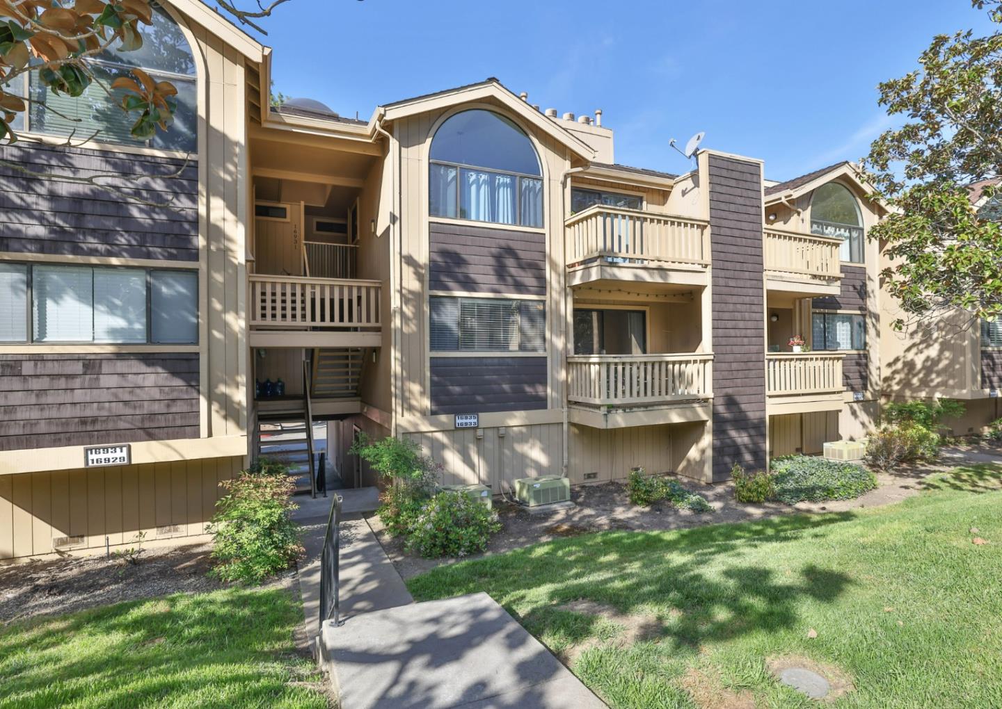 Detail Gallery Image 3 of 34 For 16933 Sorrel Way, Morgan Hill,  CA 95037 - 2 Beds | 2 Baths
