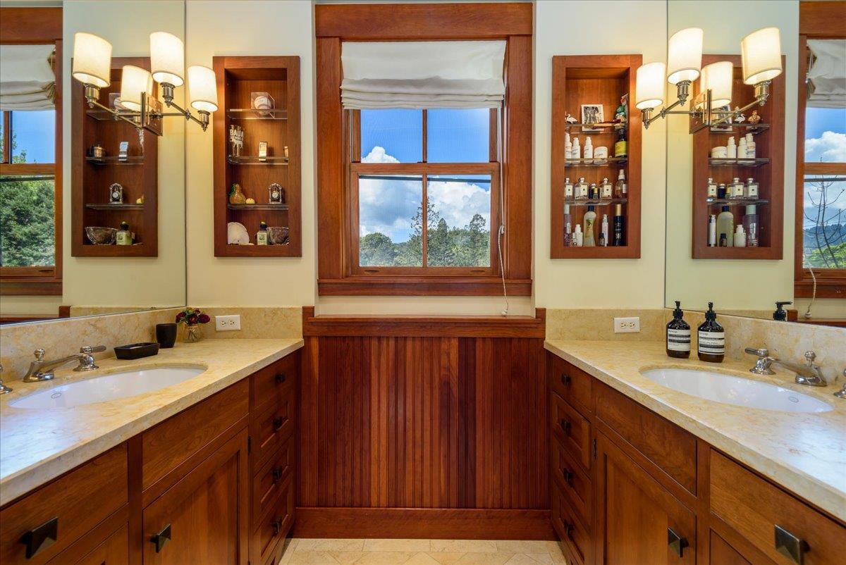 Detail Gallery Image 14 of 46 For 45 Bear Gulch Drive, Portola Valley,  CA 94028 - 5 Beds | 3/1 Baths