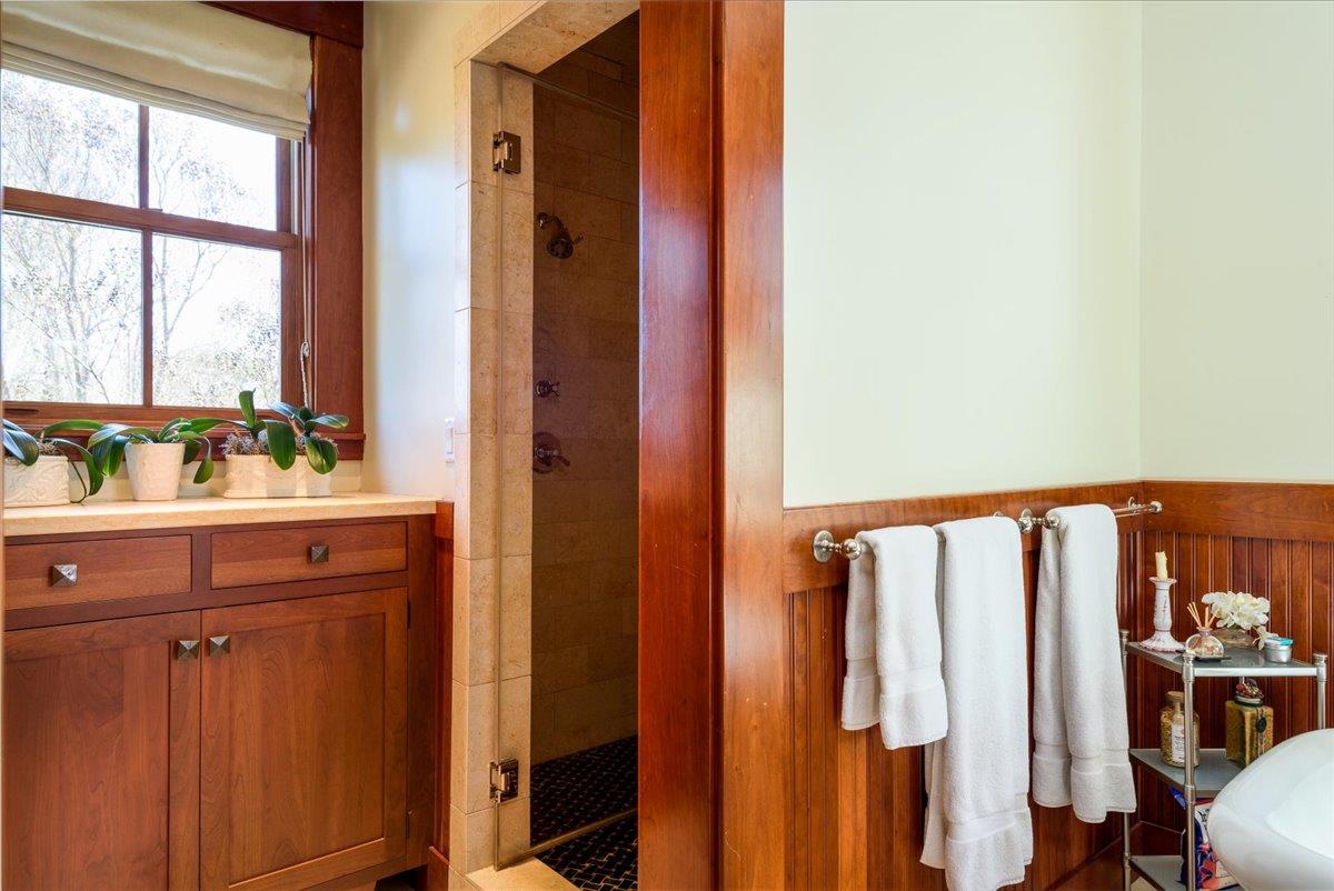 Detail Gallery Image 16 of 46 For 45 Bear Gulch Drive, Portola Valley,  CA 94028 - 5 Beds | 3/1 Baths