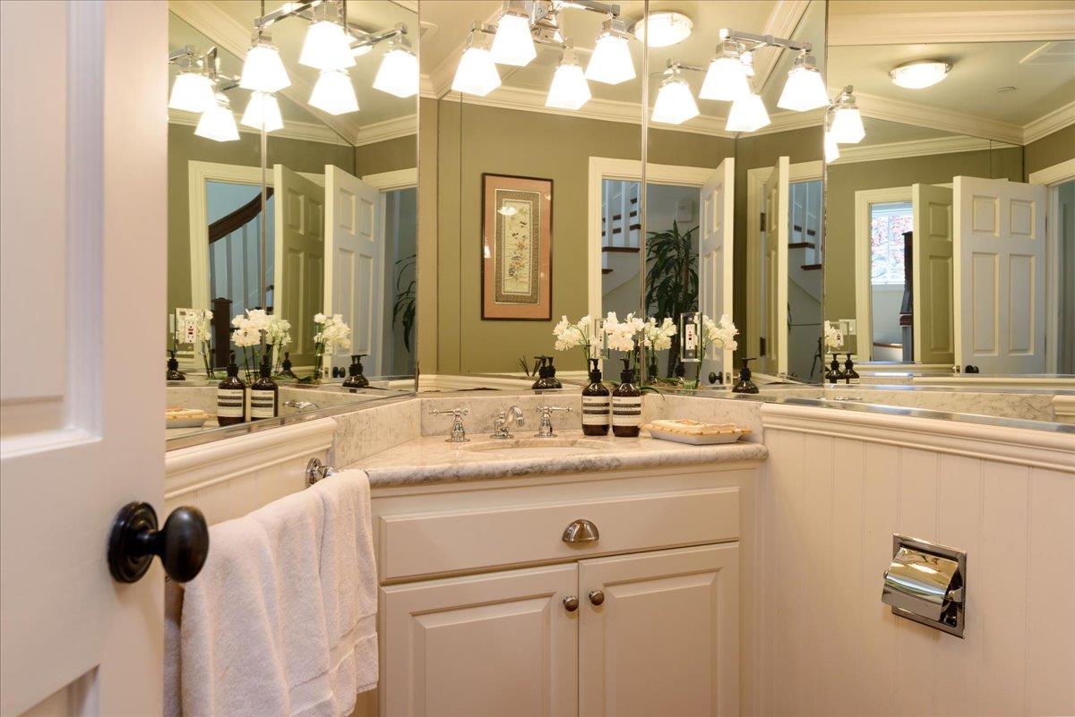 Detail Gallery Image 17 of 46 For 45 Bear Gulch Drive, Portola Valley,  CA 94028 - 5 Beds | 3/1 Baths