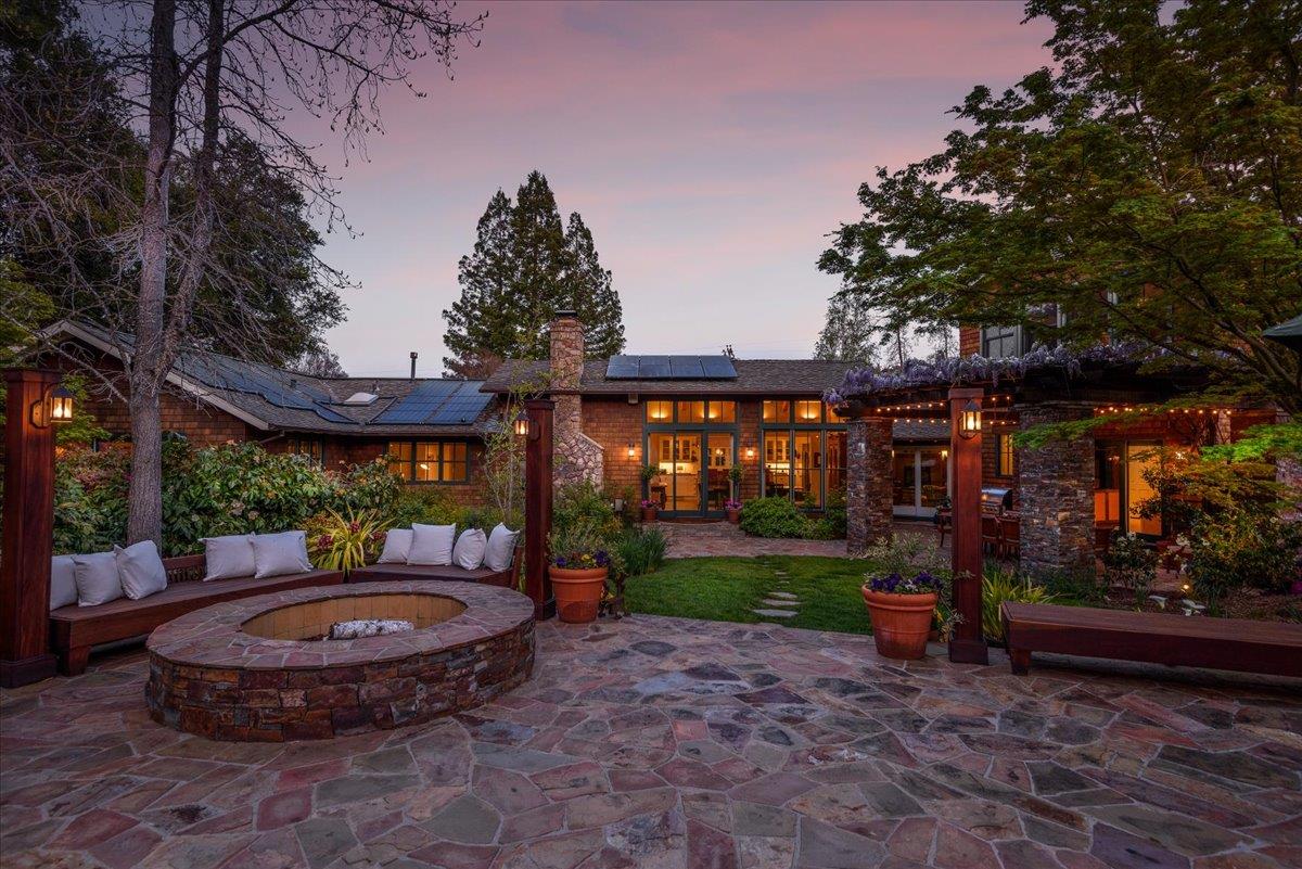 Detail Gallery Image 2 of 46 For 45 Bear Gulch Drive, Portola Valley,  CA 94028 - 5 Beds | 3/1 Baths