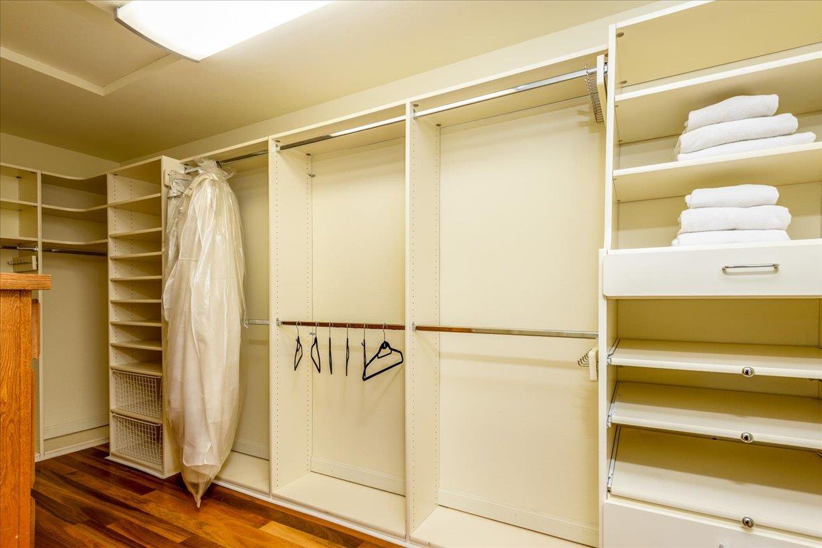 Detail Gallery Image 23 of 46 For 45 Bear Gulch Drive, Portola Valley,  CA 94028 - 5 Beds | 3/1 Baths