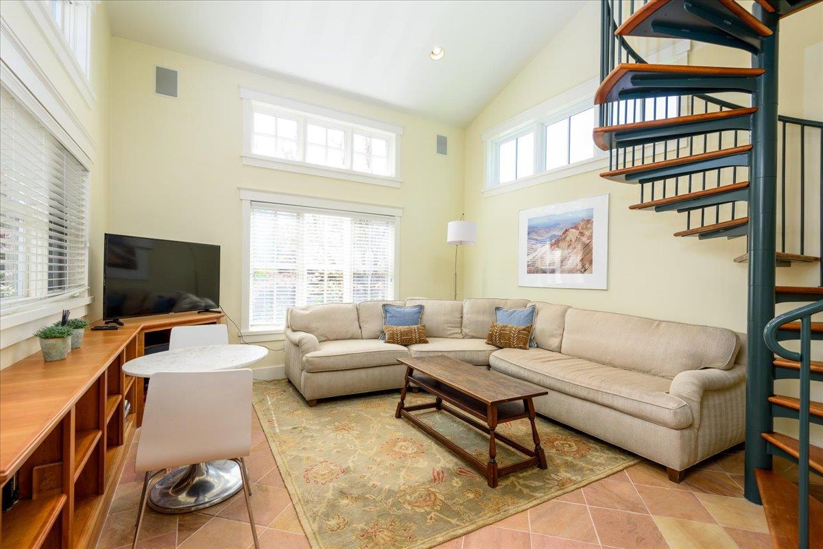 Detail Gallery Image 33 of 46 For 45 Bear Gulch Drive, Portola Valley,  CA 94028 - 5 Beds | 3/1 Baths