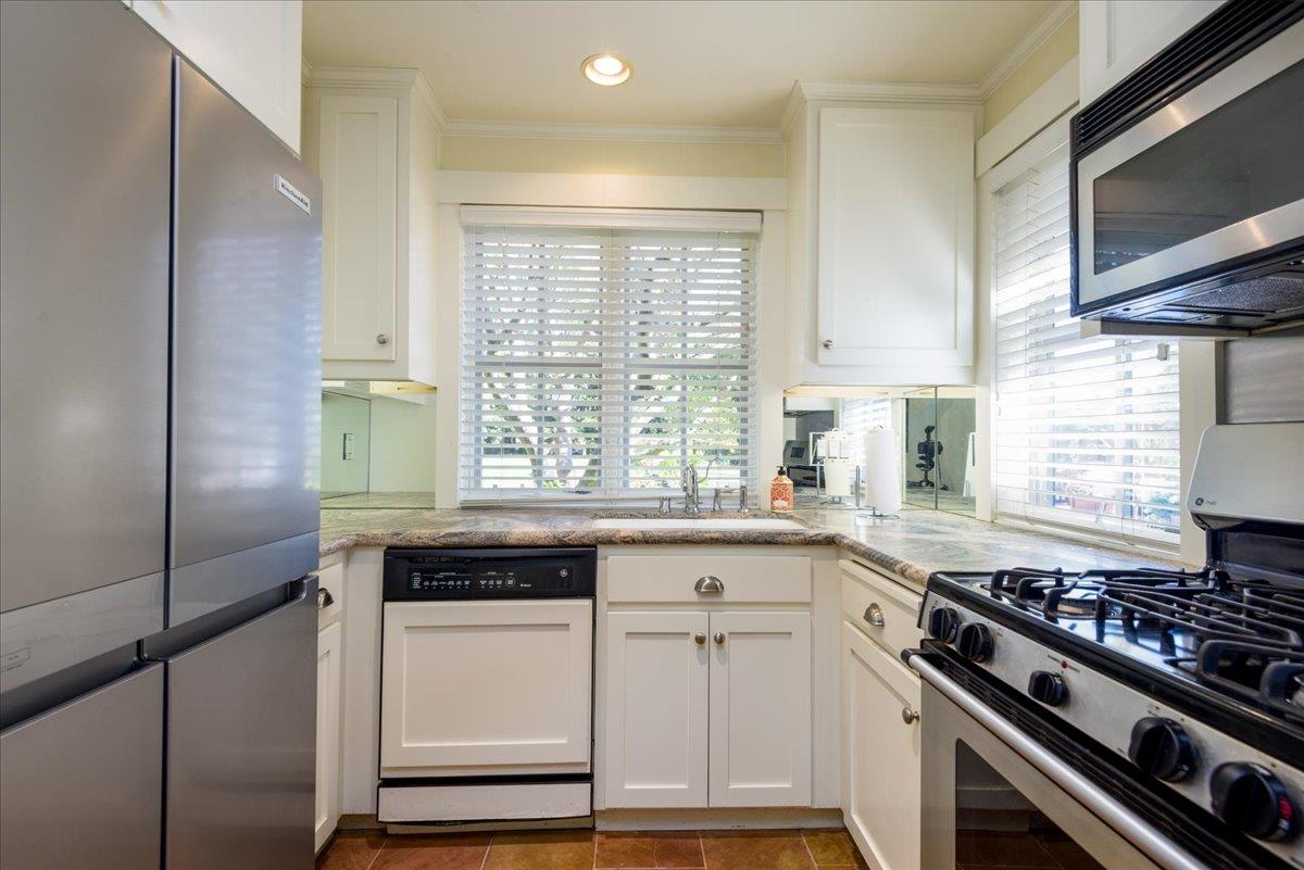 Detail Gallery Image 34 of 46 For 45 Bear Gulch Drive, Portola Valley,  CA 94028 - 5 Beds | 3/1 Baths