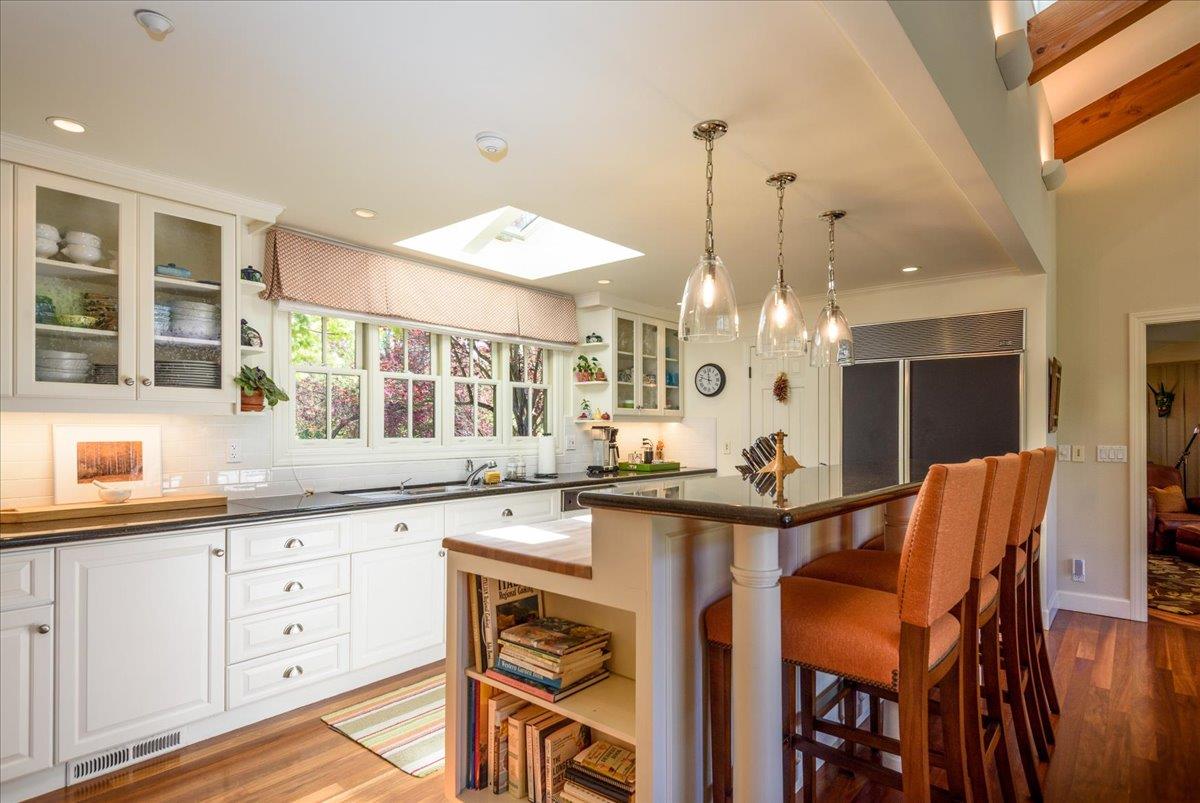 Detail Gallery Image 7 of 46 For 45 Bear Gulch Drive, Portola Valley,  CA 94028 - 5 Beds | 3/1 Baths
