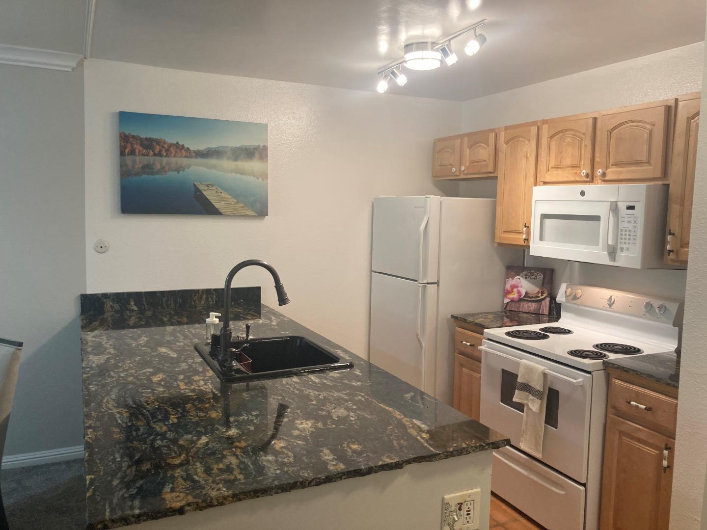 Detail Gallery Image 2 of 19 For 6329 Shelter Creek Ln, San Bruno,  CA 94066 - 1 Beds | 1 Baths
