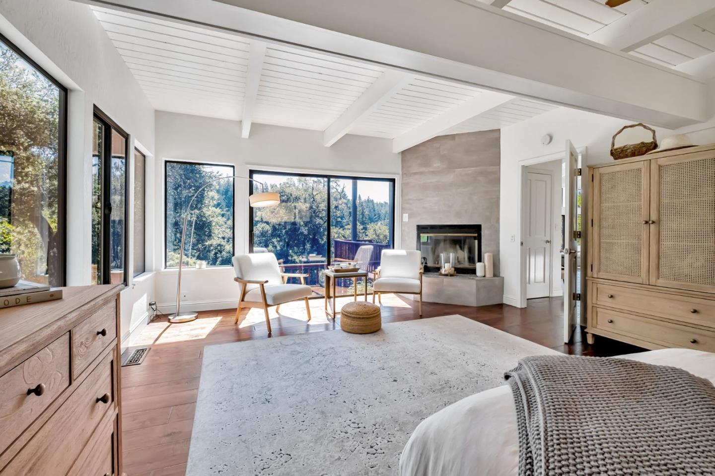 Detail Gallery Image 13 of 35 For 805 Old Mill Pond Rd, Los Gatos,  CA 95033 - 4 Beds | 2/1 Baths