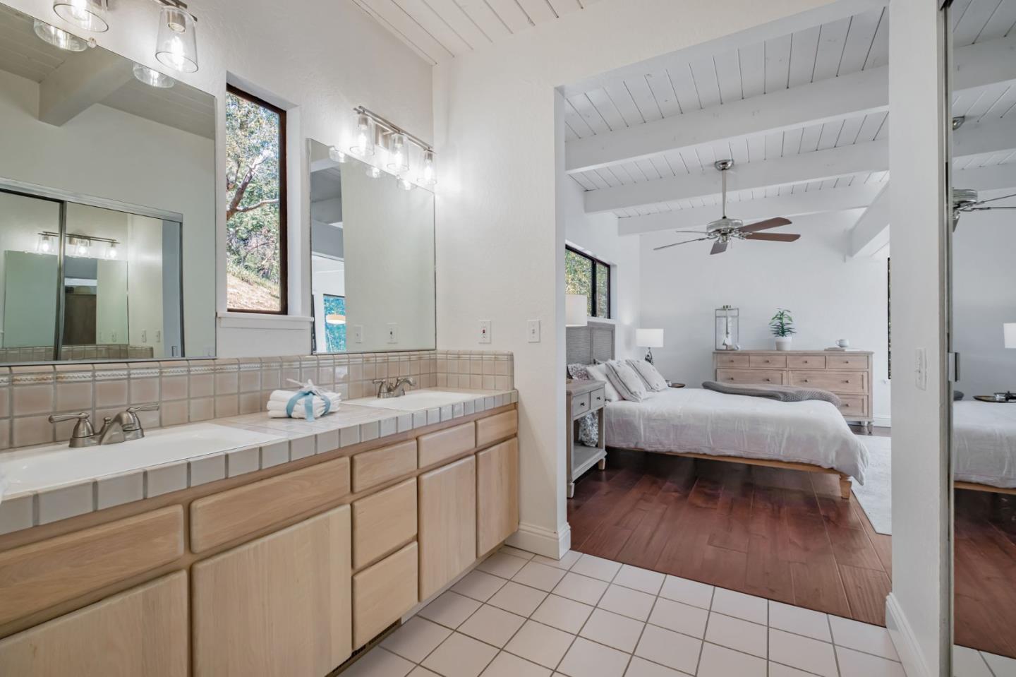 Detail Gallery Image 16 of 35 For 805 Old Mill Pond Rd, Los Gatos,  CA 95033 - 4 Beds | 2/1 Baths