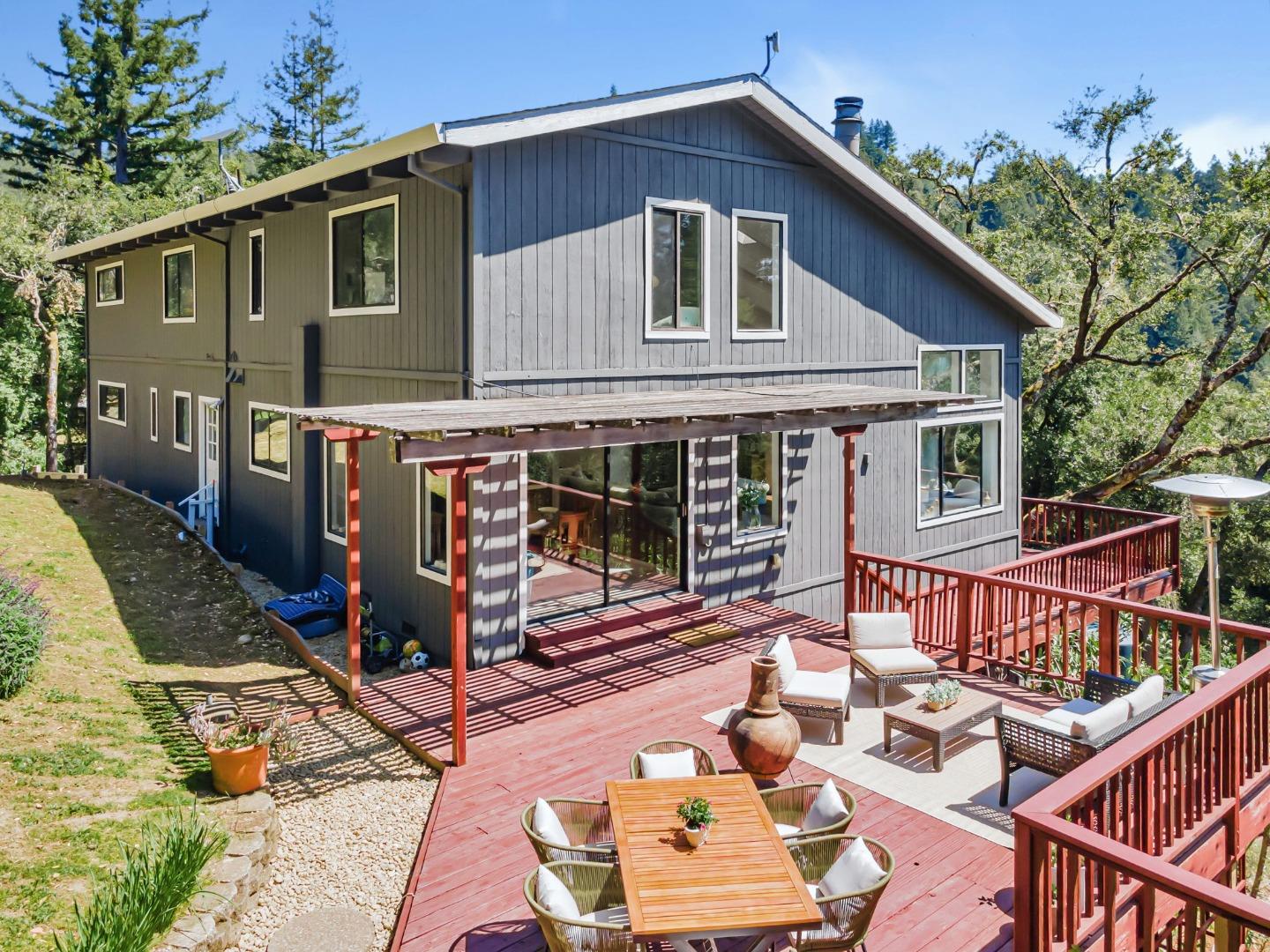 Detail Gallery Image 3 of 35 For 805 Old Mill Pond Rd, Los Gatos,  CA 95033 - 4 Beds | 2/1 Baths
