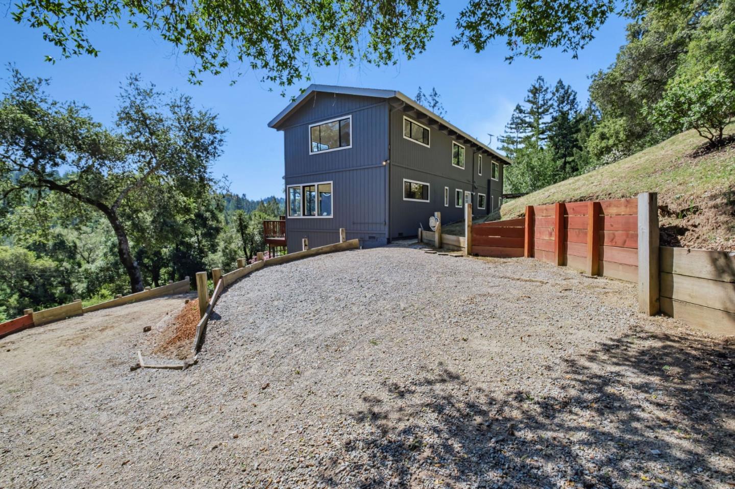 Detail Gallery Image 32 of 35 For 805 Old Mill Pond Rd, Los Gatos,  CA 95033 - 4 Beds | 2/1 Baths
