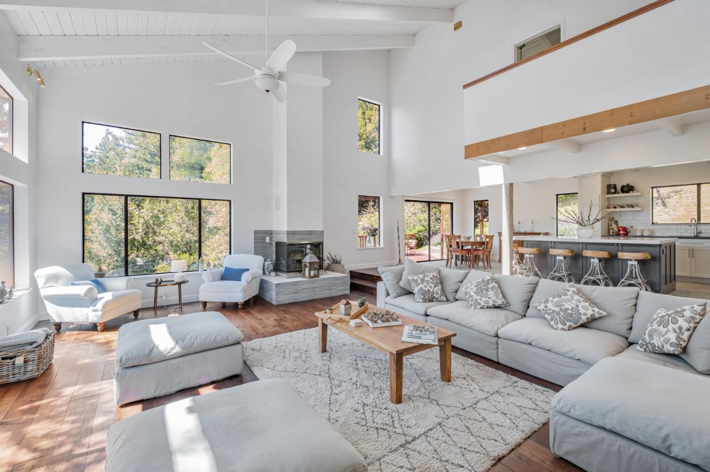 Detail Gallery Image 4 of 35 For 805 Old Mill Pond Rd, Los Gatos,  CA 95033 - 4 Beds | 2/1 Baths