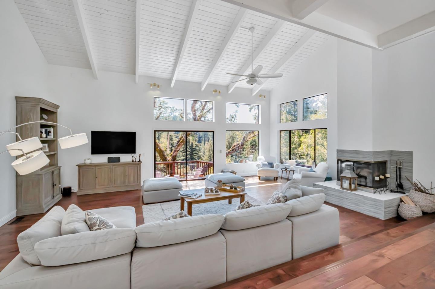 Detail Gallery Image 5 of 35 For 805 Old Mill Pond Rd, Los Gatos,  CA 95033 - 4 Beds | 2/1 Baths